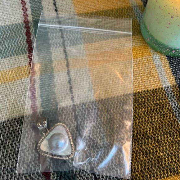 Sterling Silver Mother Of Pearl Blister Pendant - Picture 6 of 9